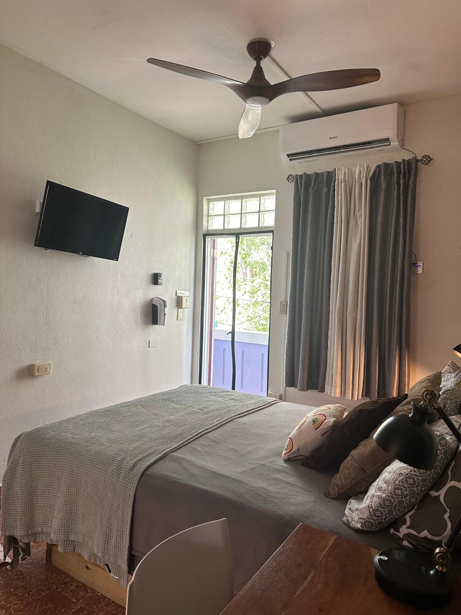 Lower Price, More Style, Discount Studio In San Juan,Pr, Beach, Free Bikes (Adults Only) Exteriör bild